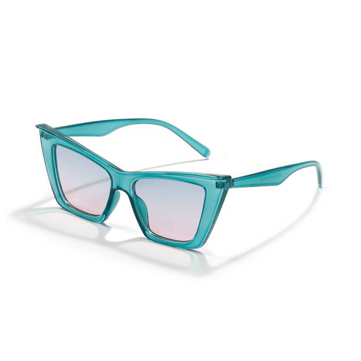 Sharp Edge Triangle Cat Eye Sunglasses – Bold Retro Statement Shades for Women