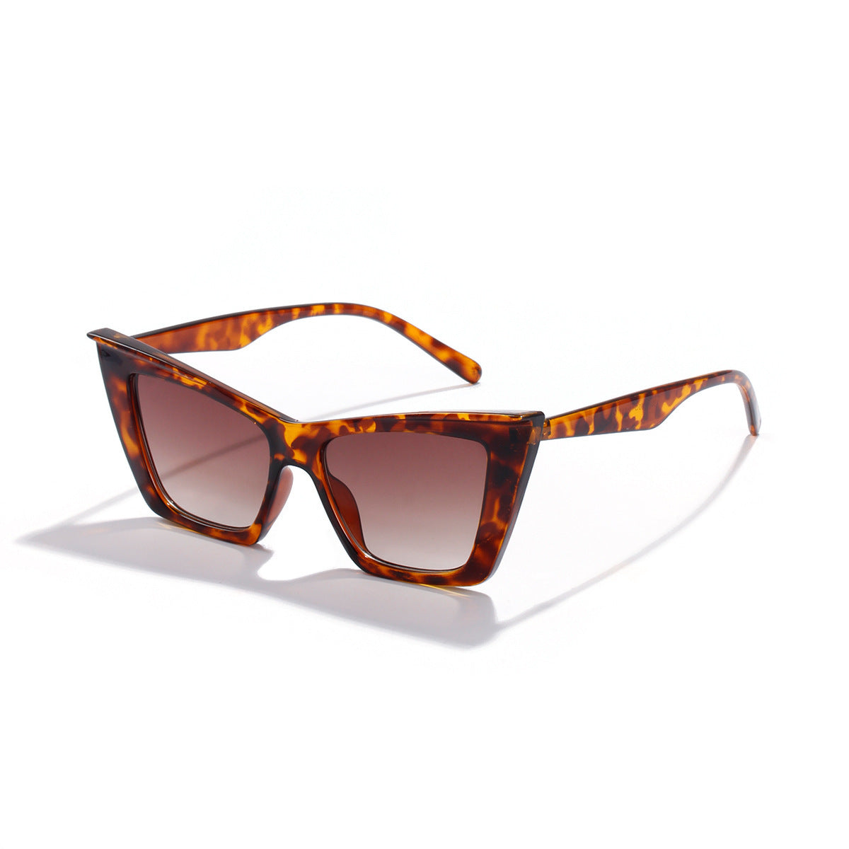 Sharp Edge Triangle Cat Eye Sunglasses – Bold Retro Statement Shades for Women