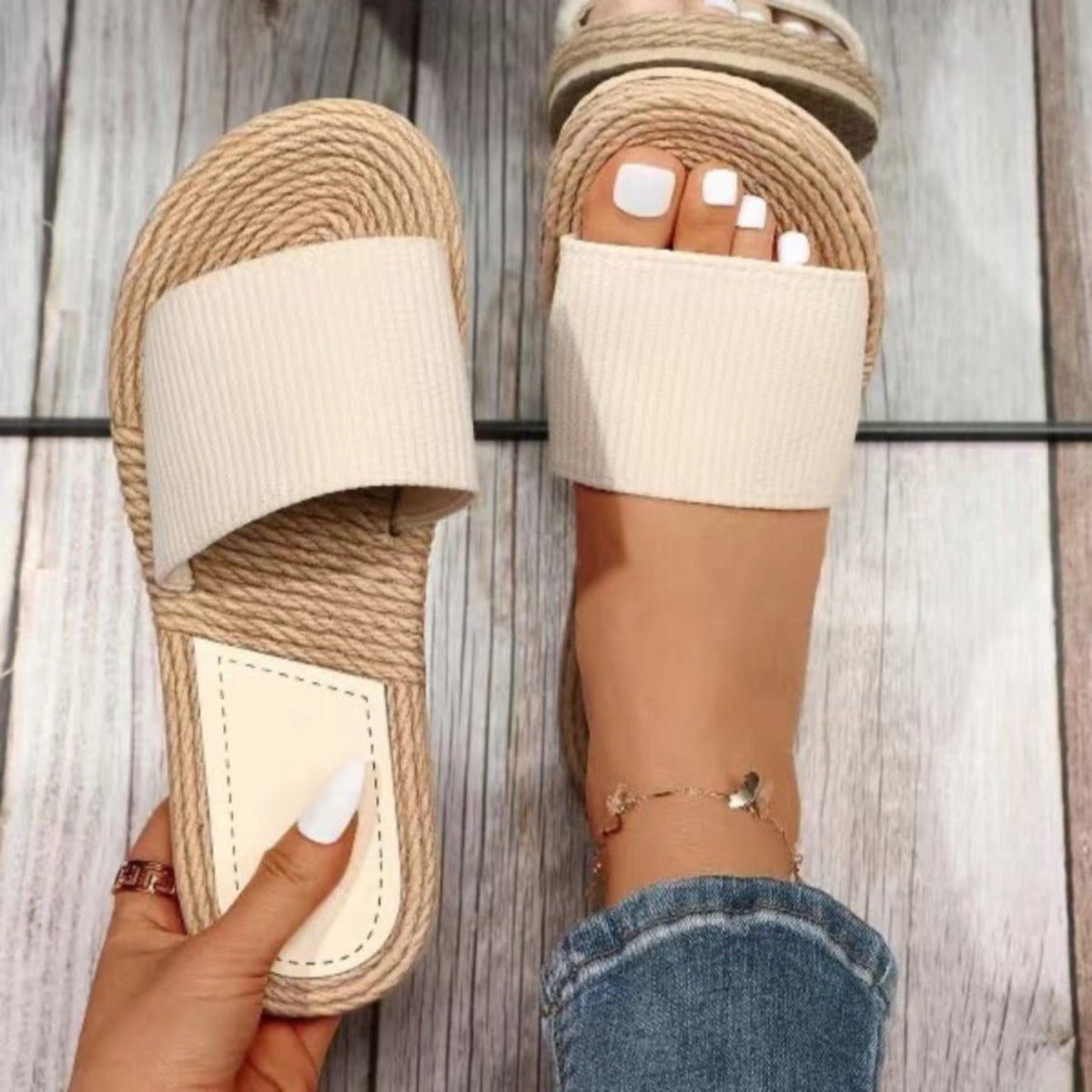 Non-Slip Indoor Slippers – Lightweight, Breathable & Odor-Resistant Home Slides