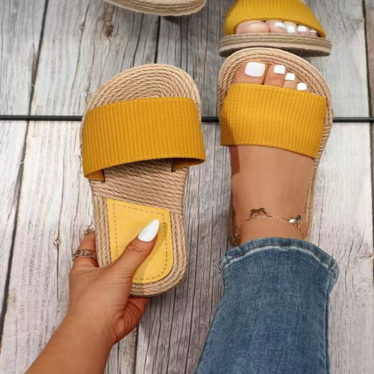Non-Slip Indoor Slippers – Lightweight, Breathable & Odor-Resistant Home Slides