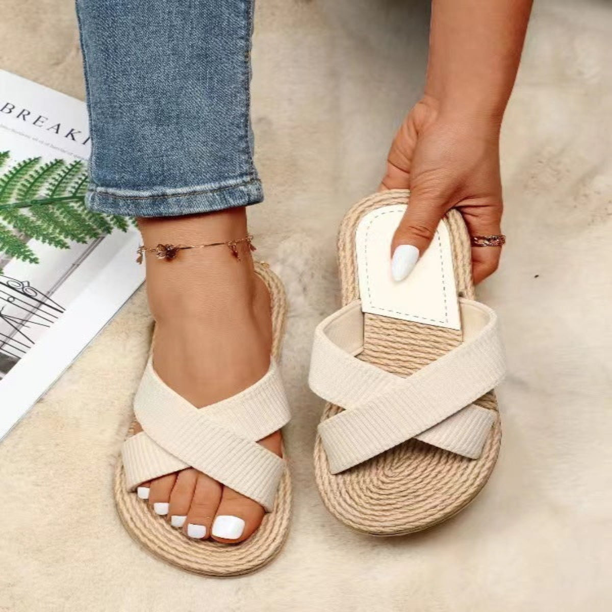 Non-Slip Indoor Slippers – Lightweight, Breathable & Odor-Resistant Home Slides
