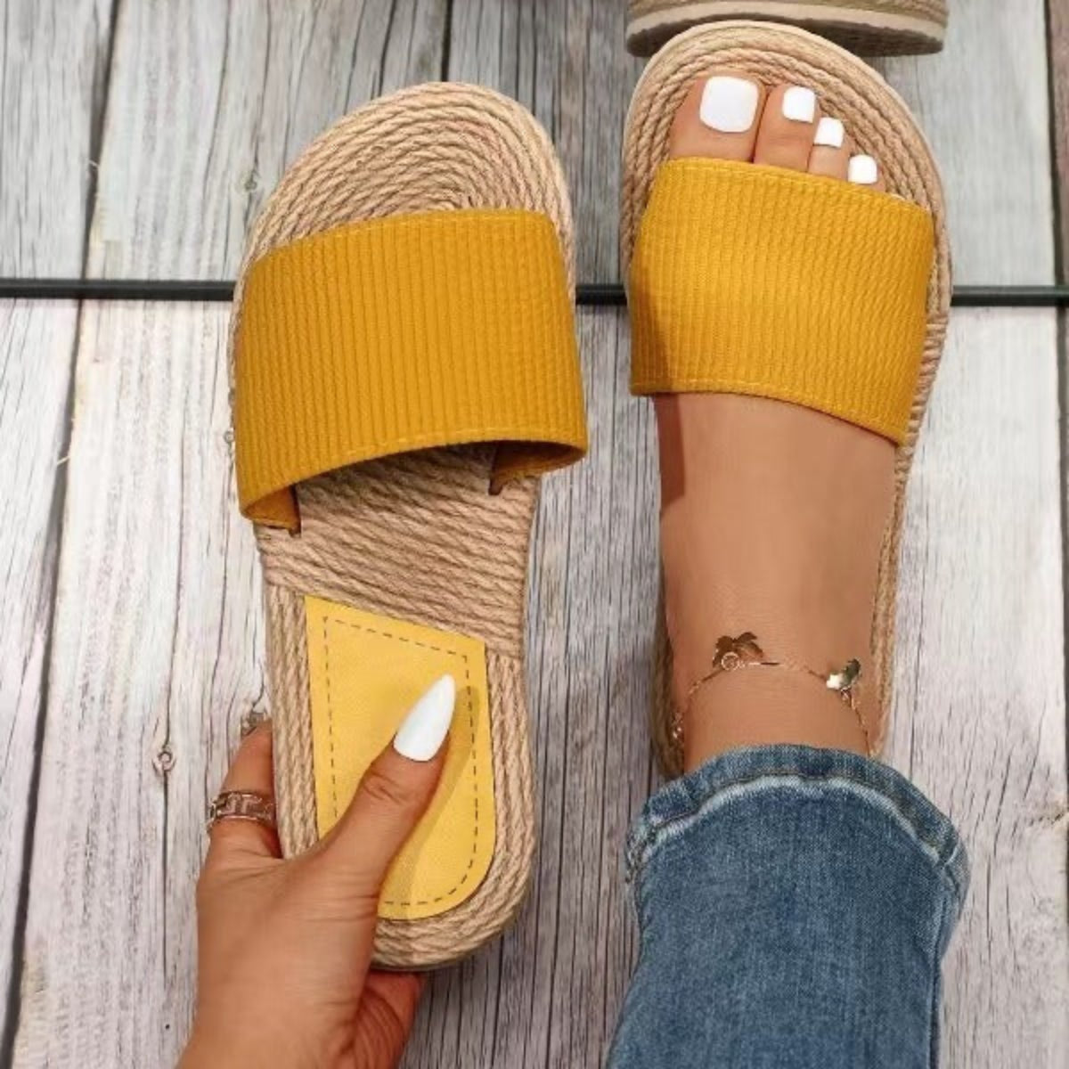 Non-Slip Indoor Slippers – Lightweight, Breathable & Odor-Resistant Home Slides