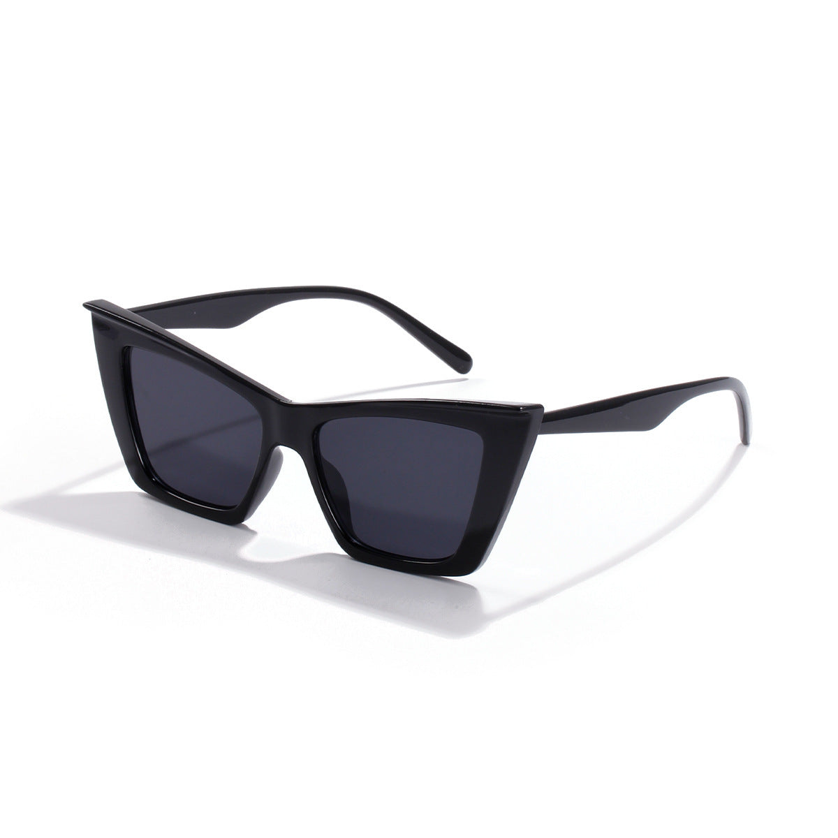 Sharp Edge Triangle Cat Eye Sunglasses – Bold Retro Statement Shades for Women