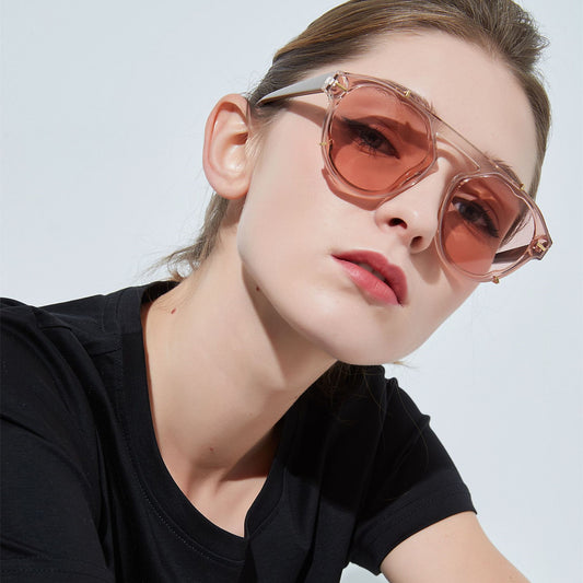 Vintage-Inspired Transparent Frame Women’s Sunglasses – Chic Retro Eye Protection
